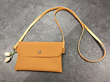 皮の小物を作りましょう