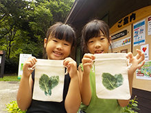 藍のたたき染め体験