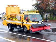 働く車と記念撮影