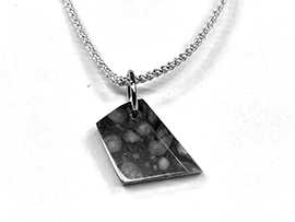 フズリナ化石のペンダントづくり