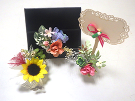 花と遊ぶ　楽々フラワーアレジメント教室＆絵手紙