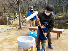 もちつき体験＆ミニ鏡餅作り