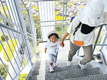地上100メートルの階段のぼりに挑戦！