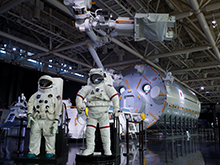 ツインアーチ１３８飛行機・宇宙展（仮称）